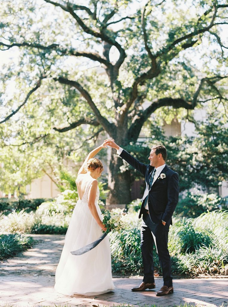 Savannah bride and groom portraits