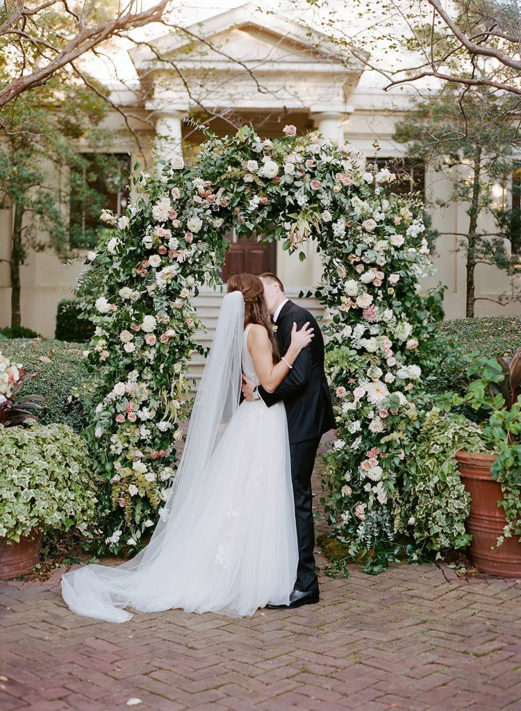 Wedding ceremony at Ships of The Sea Maritime Museum