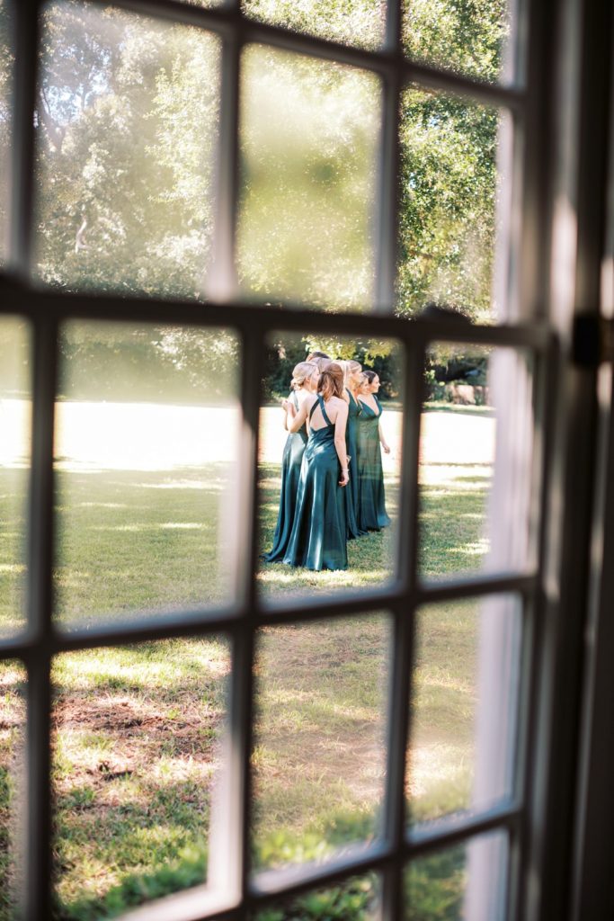 bridesmaids in green dresses