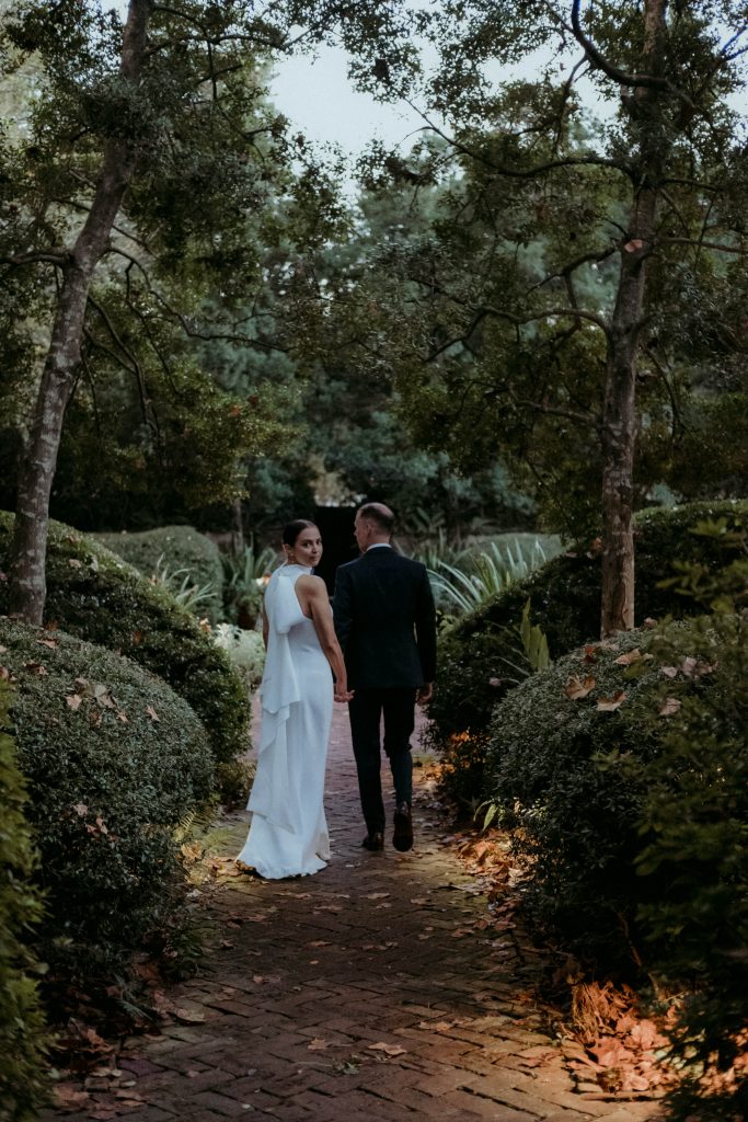 Savannah wedding couple