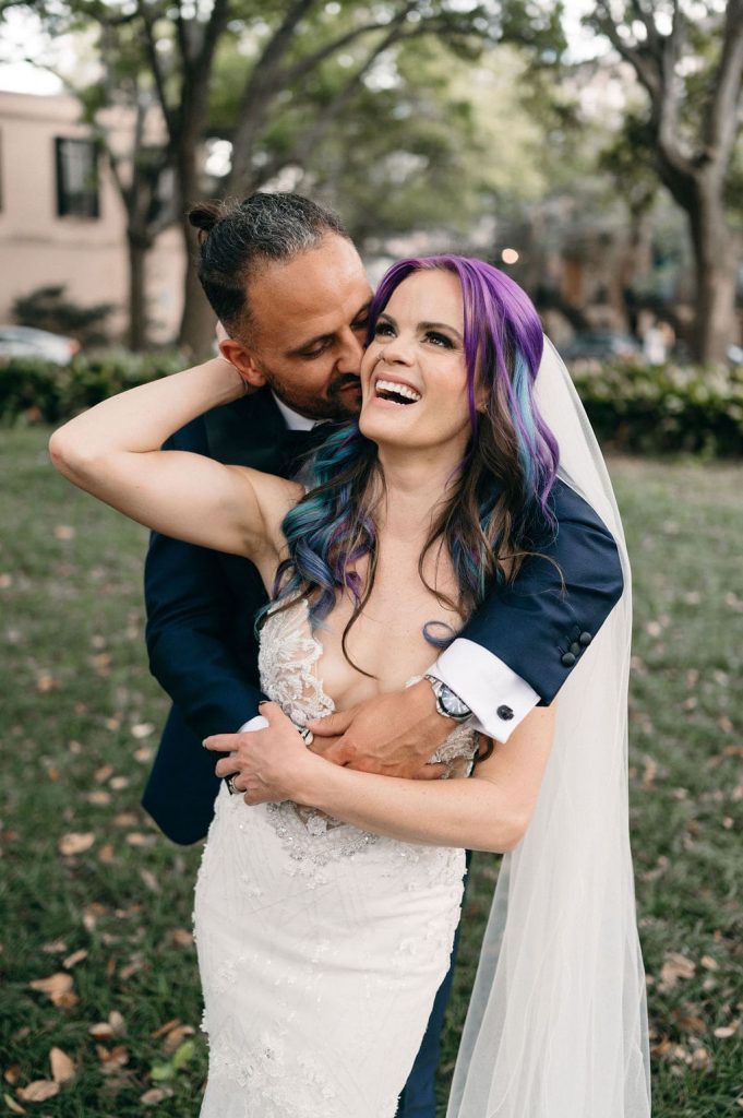 Savannah wedding couple