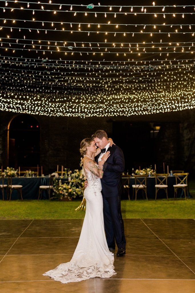 Memphis & Christmas first dance
