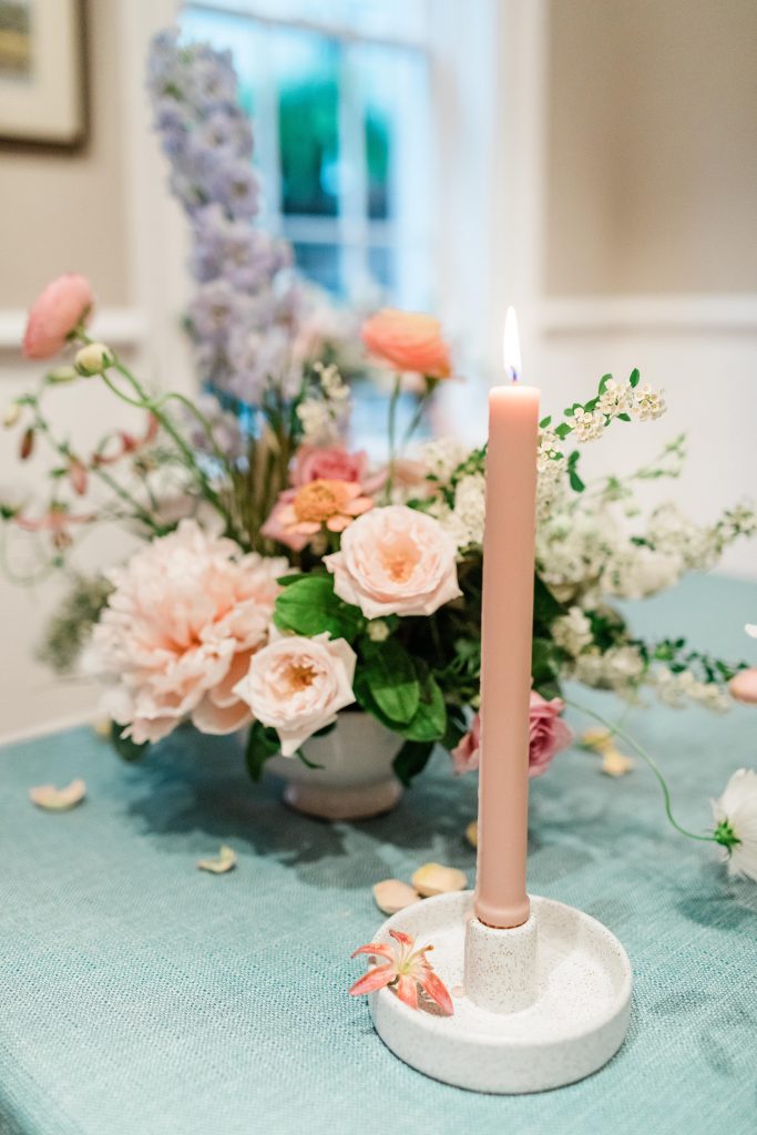Pastel toned wedding flowers