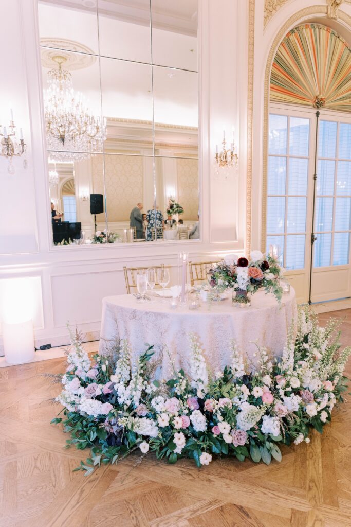 sweet heart table flowers and decorations