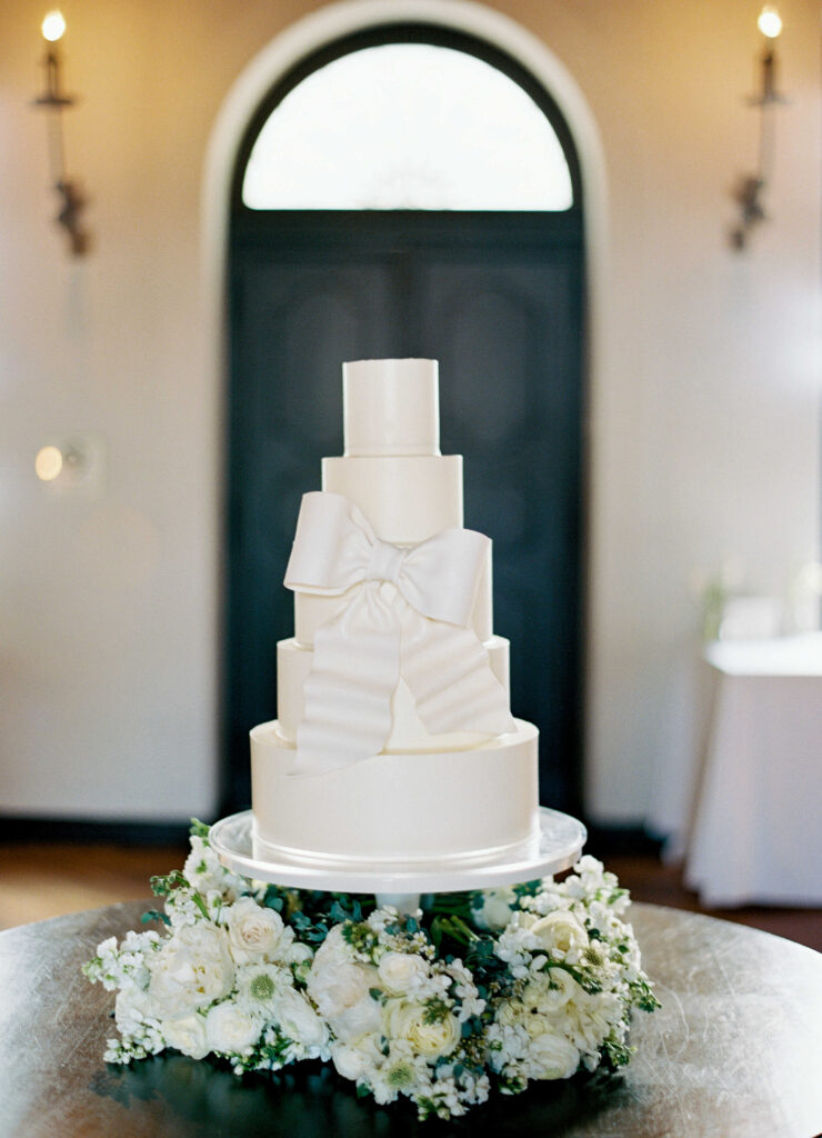 Bow wedding cake